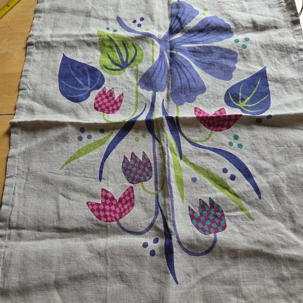 Gudrun Sjoden NEW Natural Linen Tea Towel Colorful Floral Design 25 in x 18 in